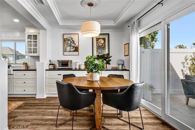 2504 University, Newport Beach, CA 92660