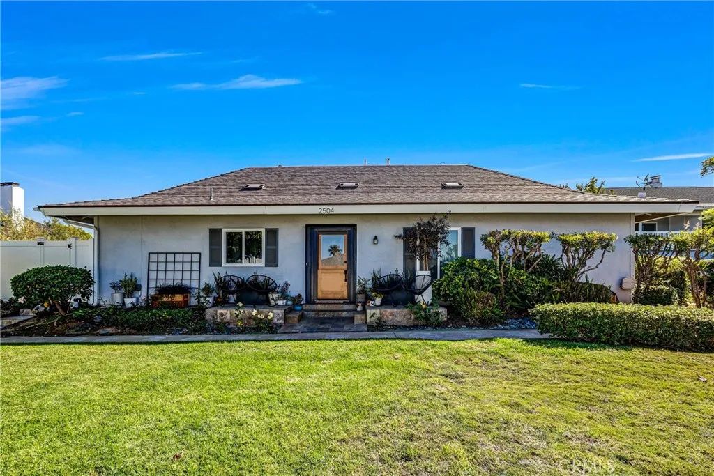 2504 University, Newport Beach, CA 92660