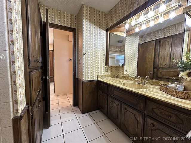 60 Town And Country, Ardmore, OK 73401