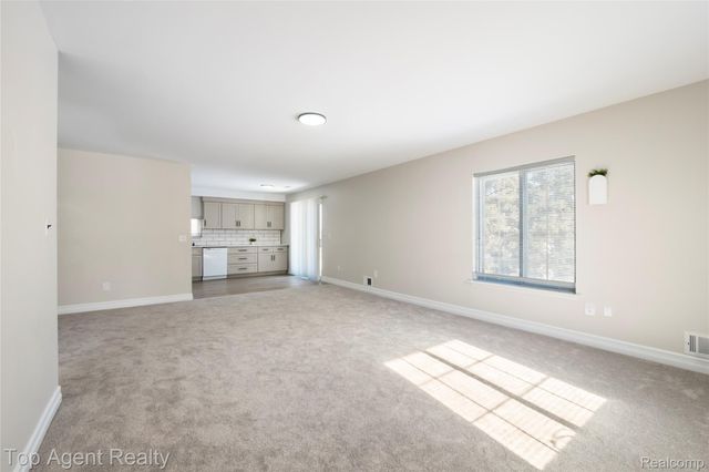 30623 Washington Boulevard, Warren, MI 48093