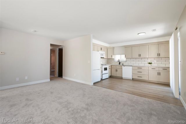 30623 Washington Boulevard, Warren, MI 48093