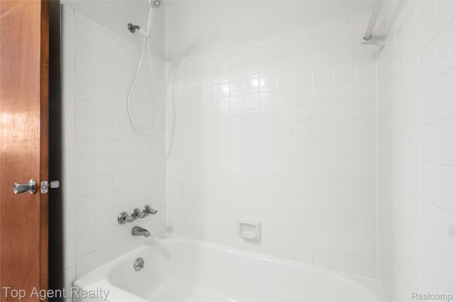 30623 Washington Boulevard, Warren, MI 48093