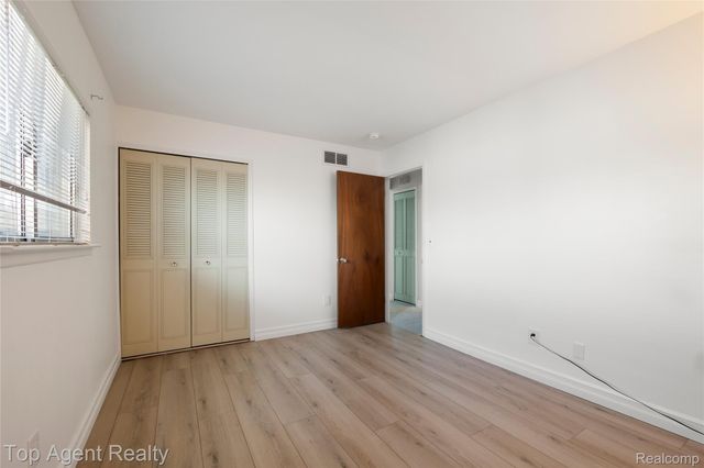 30623 Washington Boulevard, Warren, MI 48093