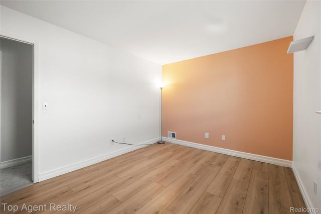 30623 Washington Boulevard, Warren, MI 48093