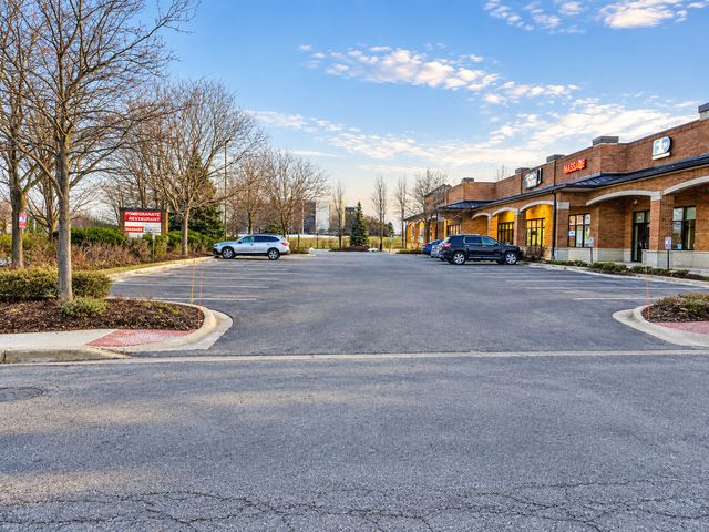 55 S Common Drive, Aurora, IL 60502