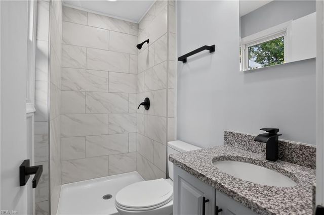 166 Beechmont DR, Newport News, VA 23608