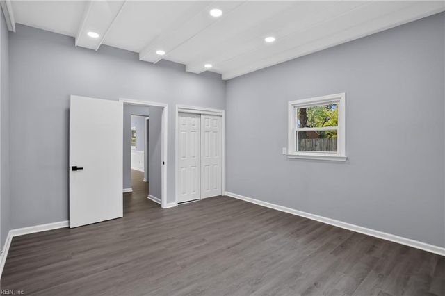 166 Beechmont DR, Newport News, VA 23608