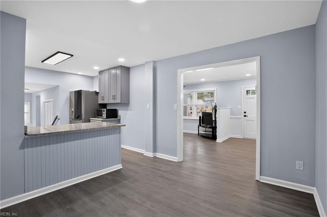166 Beechmont DR, Newport News, VA 23608