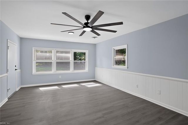 166 Beechmont DR, Newport News, VA 23608