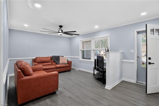 166 Beechmont DR, Newport News, VA 23608