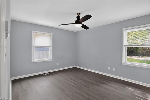 166 Beechmont DR, Newport News, VA 23608