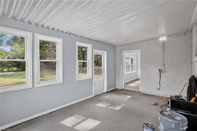166 Beechmont DR, Newport News, VA 23608