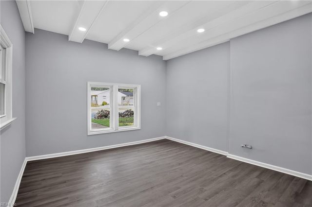 166 Beechmont DR, Newport News, VA 23608