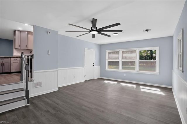 166 Beechmont DR, Newport News, VA 23608