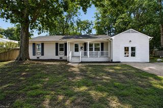 166 Beechmont DR, Newport News, VA 23608
