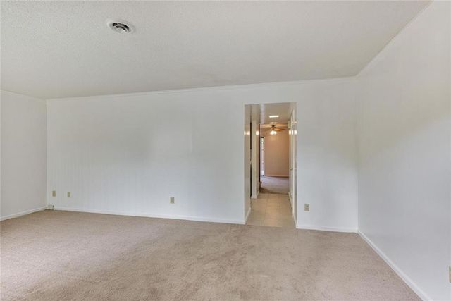 6 NW Fairway Drive NW, Kennesaw, GA 30144