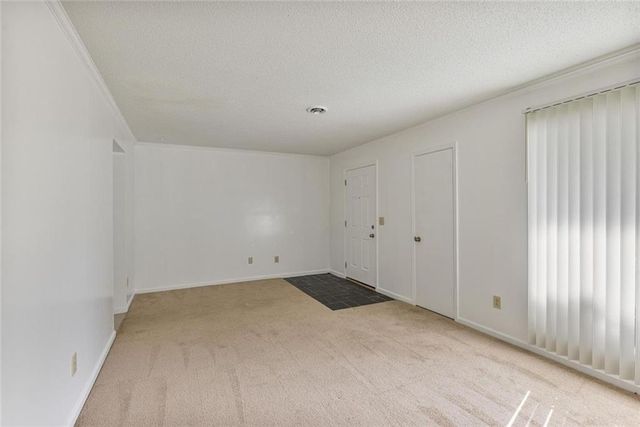 6 NW Fairway Drive NW, Kennesaw, GA 30144
