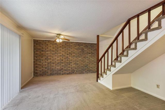 6 NW Fairway Drive NW, Kennesaw, GA 30144