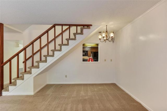 6 NW Fairway Drive NW, Kennesaw, GA 30144