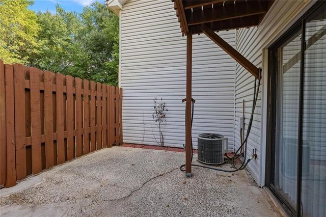 6 NW Fairway Drive NW, Kennesaw, GA 30144