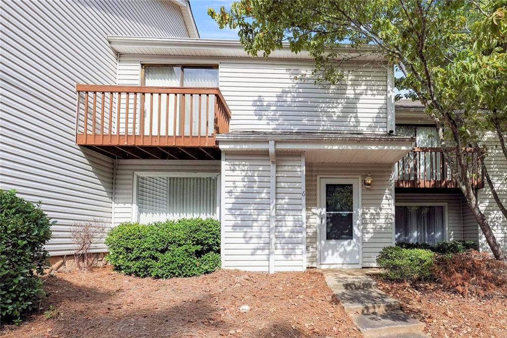 6 NW Fairway Drive NW, Kennesaw, GA 30144