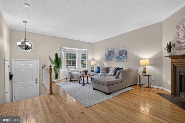 3609 BUCKEYE CT, Fairfax, VA 22033