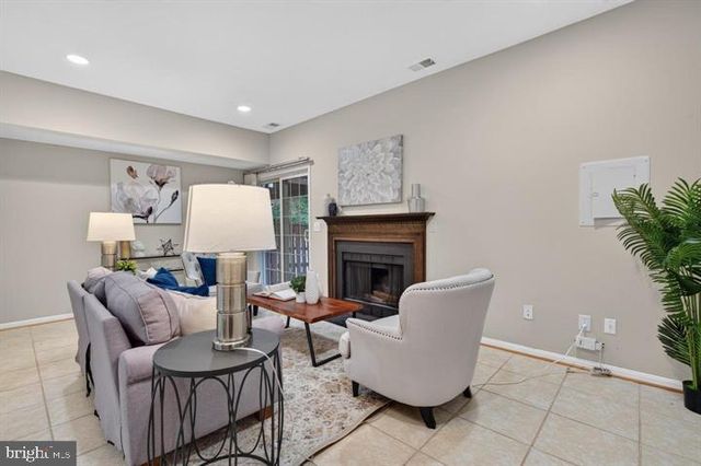 3609 BUCKEYE CT, Fairfax, VA 22033