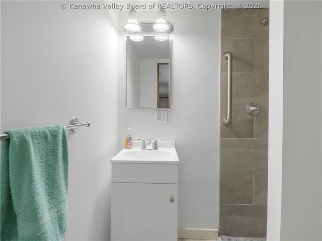 1413 Longridge Road, Charleston, WV 25314
