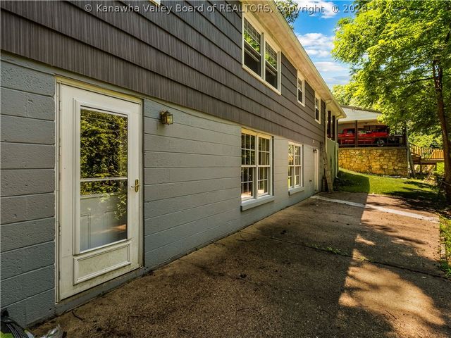 1413 Longridge Road, Charleston, WV 25314