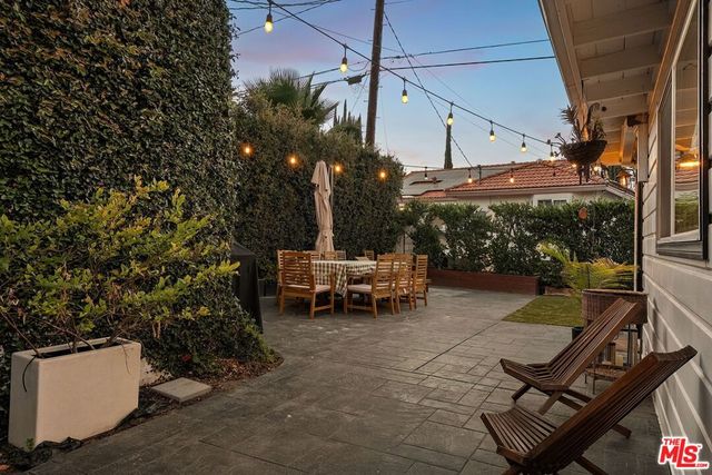 22227 Avenue San Luis, Woodland Hills, CA 91364