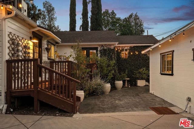 22227 Avenue San Luis, Woodland Hills, CA 91364