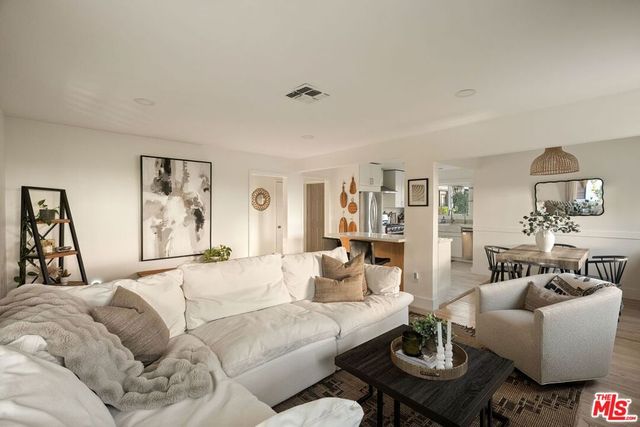 22227 Avenue San Luis, Woodland Hills, CA 91364