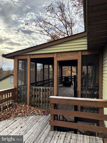 148 DIAMOND AVE, Pine Hill, NJ 08021