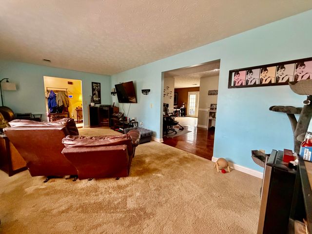 207 Rookwood Court, Richmond, KY 40475
