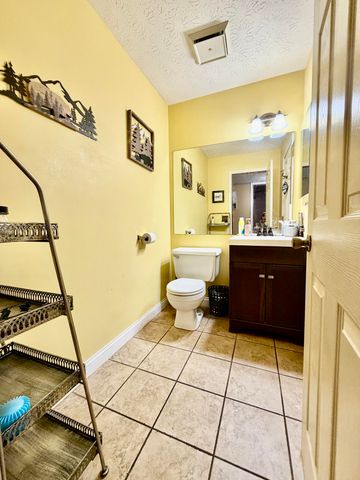 207 Rookwood Court, Richmond, KY 40475