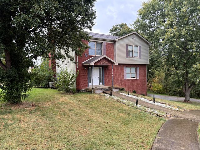 207 Rookwood Court, Richmond, KY 40475