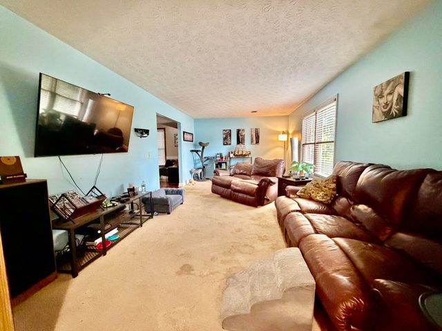 207 Rookwood Court, Richmond, KY 40475