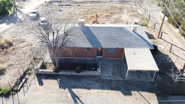 135 Armadillo Lane, Las Cruces, NM 88007