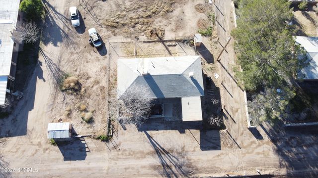 135 Armadillo Lane, Las Cruces, NM 88007