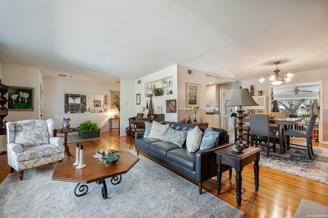 114 Wagon Trail Road, Shavano Park, TX 78231