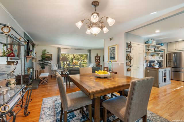 114 Wagon Trail Road, Shavano Park, TX 78231