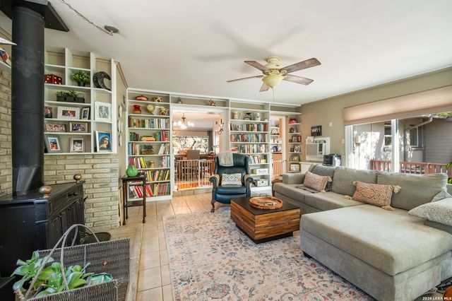 114 Wagon Trail Road, Shavano Park, TX 78231