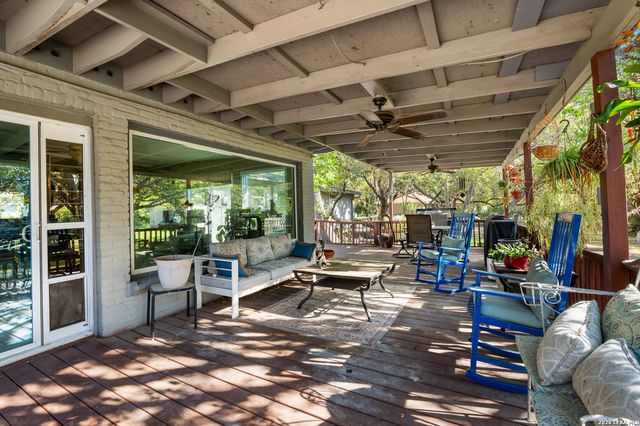 114 Wagon Trail Road, Shavano Park, TX 78231