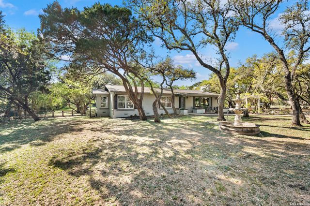 114 Wagon Trail Road, Shavano Park, TX 78231