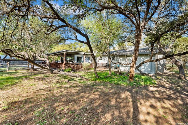 114 Wagon Trail Road, Shavano Park, TX 78231