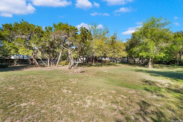 114 Wagon Trail Road, Shavano Park, TX 78231