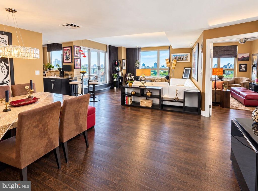 717 S COLUMBUS BLVD #901, PHILADELPHIA, PA 19147 — exterior