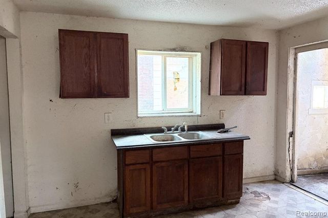 4108 Montgomery Street, Detroit, MI 48204