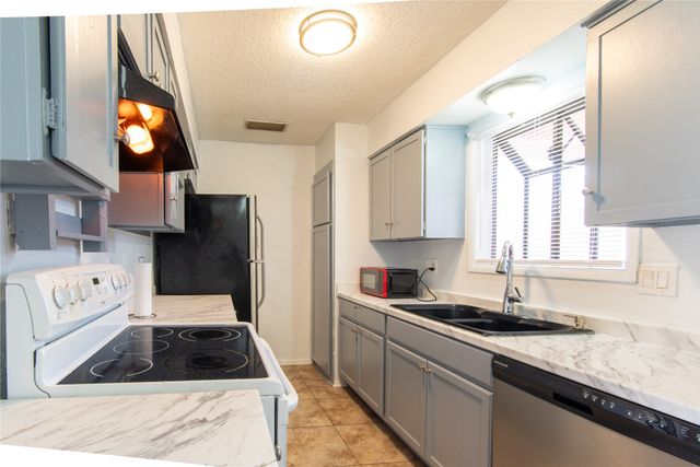 808 Meadow Mead Drive, Allen, TX 75002