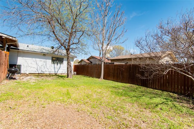 808 Meadow Mead Drive, Allen, TX 75002